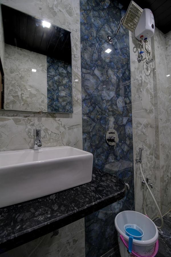 Hotel Mourya Residency Navi Mumbai Extérieur photo