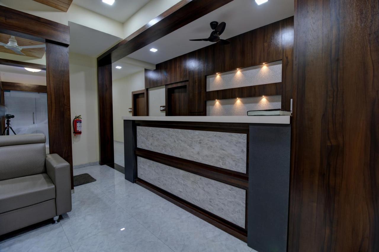 Hotel Mourya Residency Navi Mumbai Extérieur photo