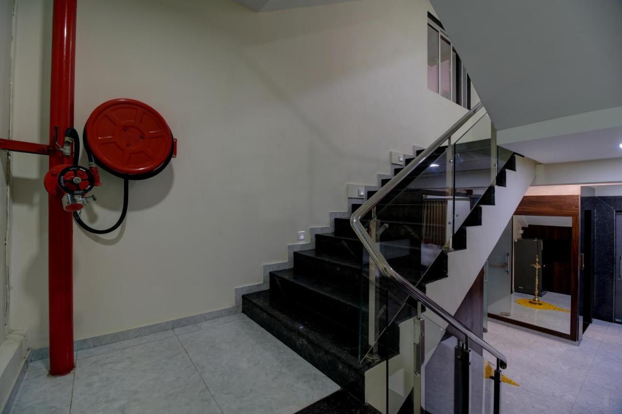 Hotel Mourya Residency Navi Mumbai Extérieur photo