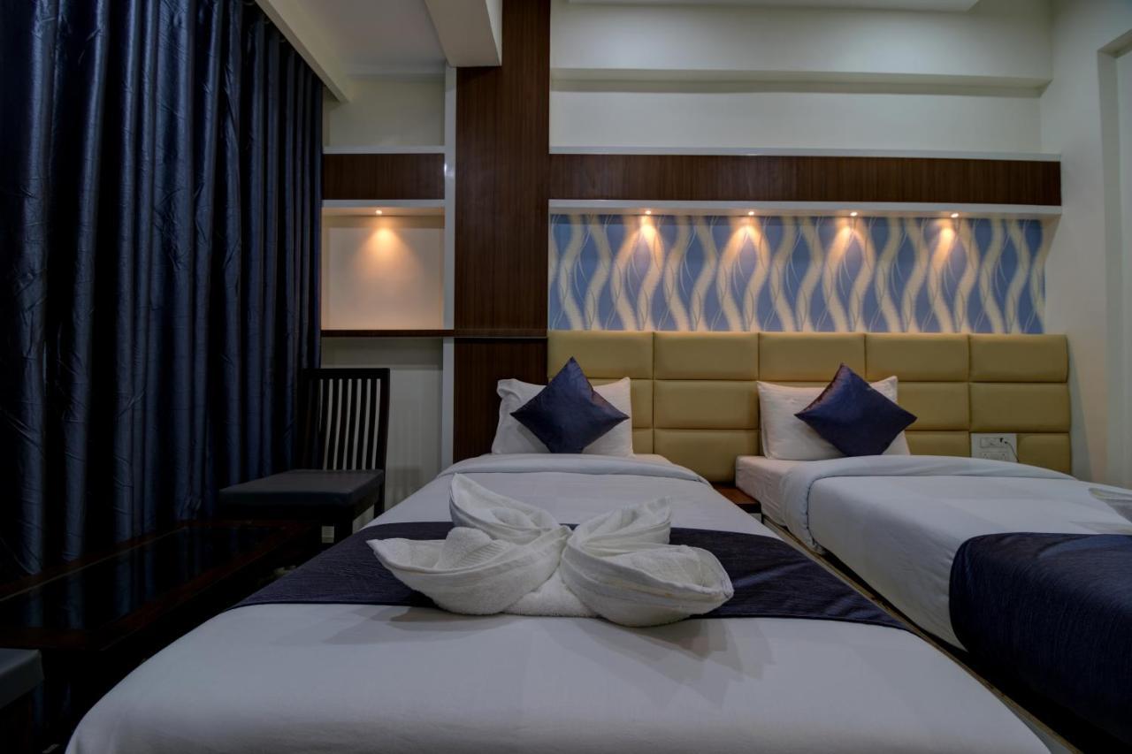 Hotel Mourya Residency Navi Mumbai Extérieur photo